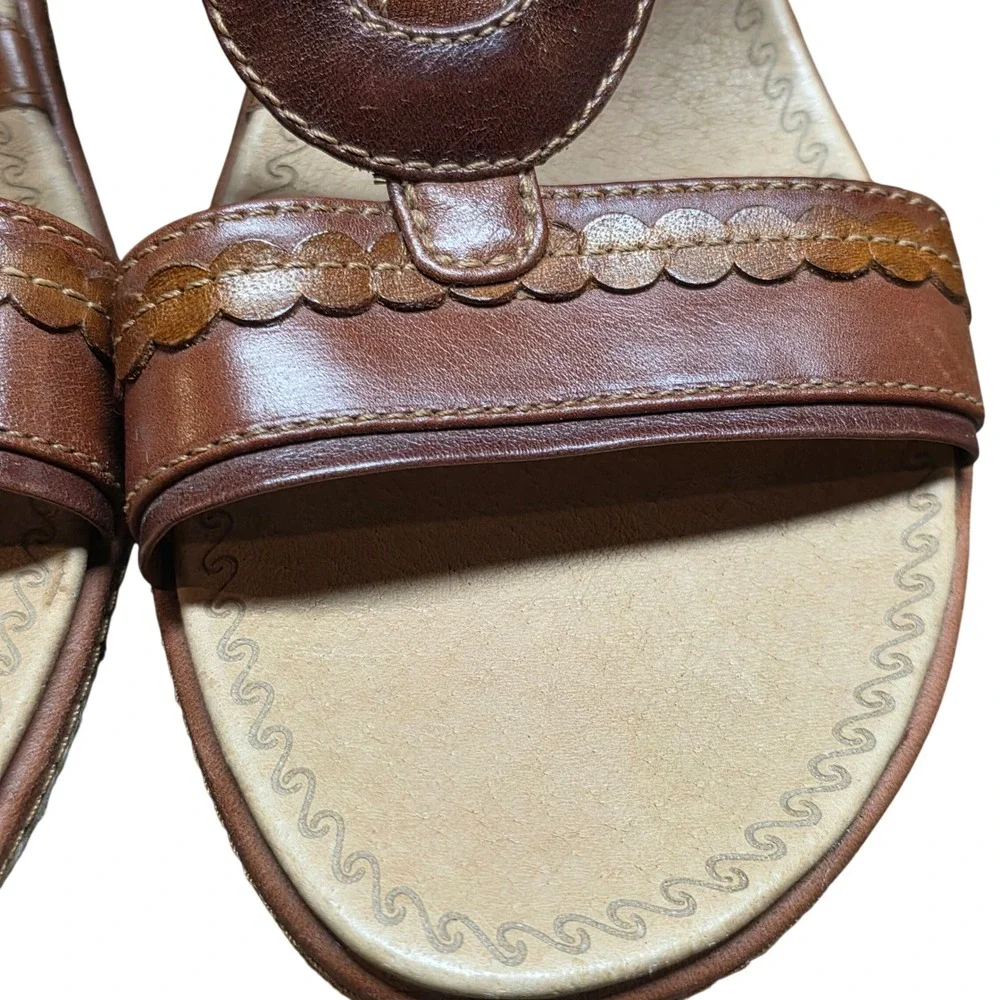 Clarks Artisan Collection Brown Leather Scalloped Wedge Sandals Womens 8M 73532